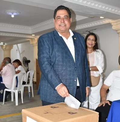 Jhon Richard Paniagua obtuvo el 87 % de los  votos.