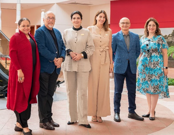 Sara Hermann, Luis Felipe Rodríguez, María Amalia León, María Elena Aguayo, Mario Núñez y María Luisa Asilis.