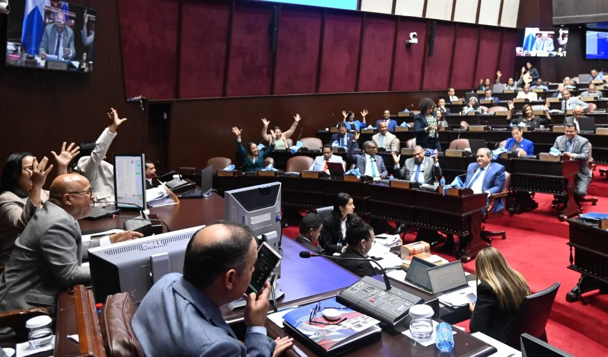 Alfredo Pacheco anunció ayer que serán escuchados todos los sectores sobre el proyecto sometido.  FUENTE EXTERNA.,p02