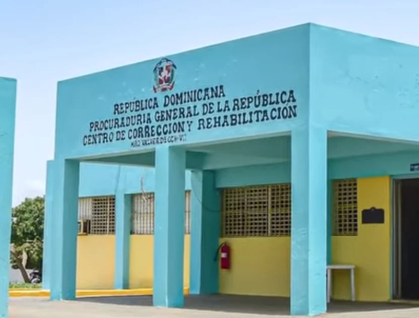 Internos secestran por horas agente penitenciario.