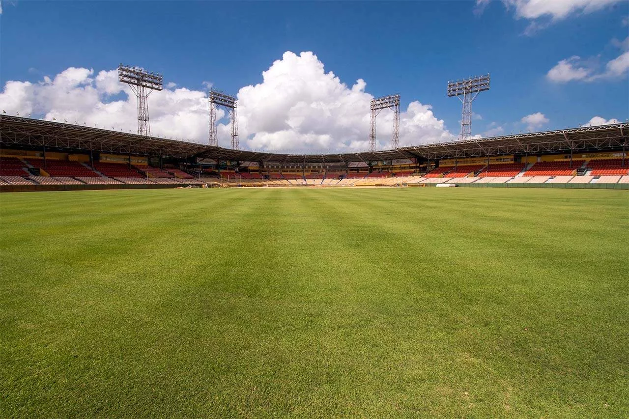 Terreno de juego de uno de los estadios donde se juega el béisbol otoño invernal. Fuente externa