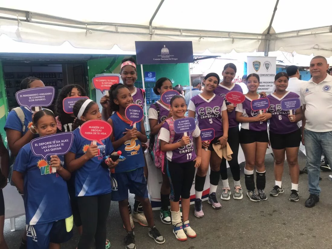 Jóvenes deportistas impactados por las jornadas de sensibilización del Consejo Nacional de Drogas. Fuente externa