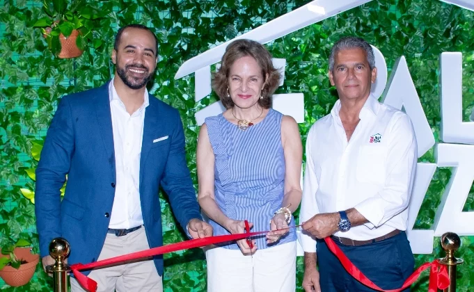 Gabriel Reyes, Belinda Mastrolili y Battesimo Palamara Dumas (don Tico).