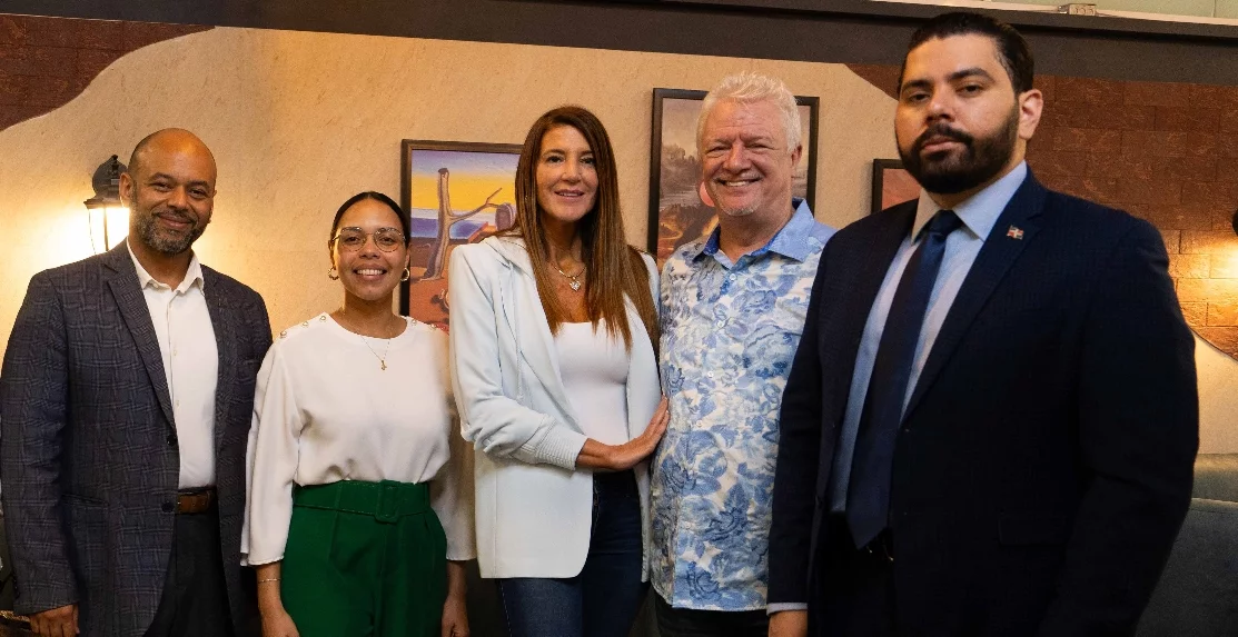 Armando Tejeda, Melissa Hernández, Amanda De Ganna, Rudy Ganna y Roger Marte.