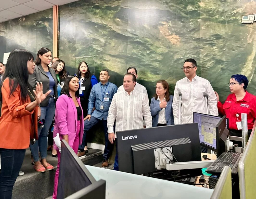 Paliza y Rijo Gómez acompañaron a periodistas durante recorrido en instalaciones.