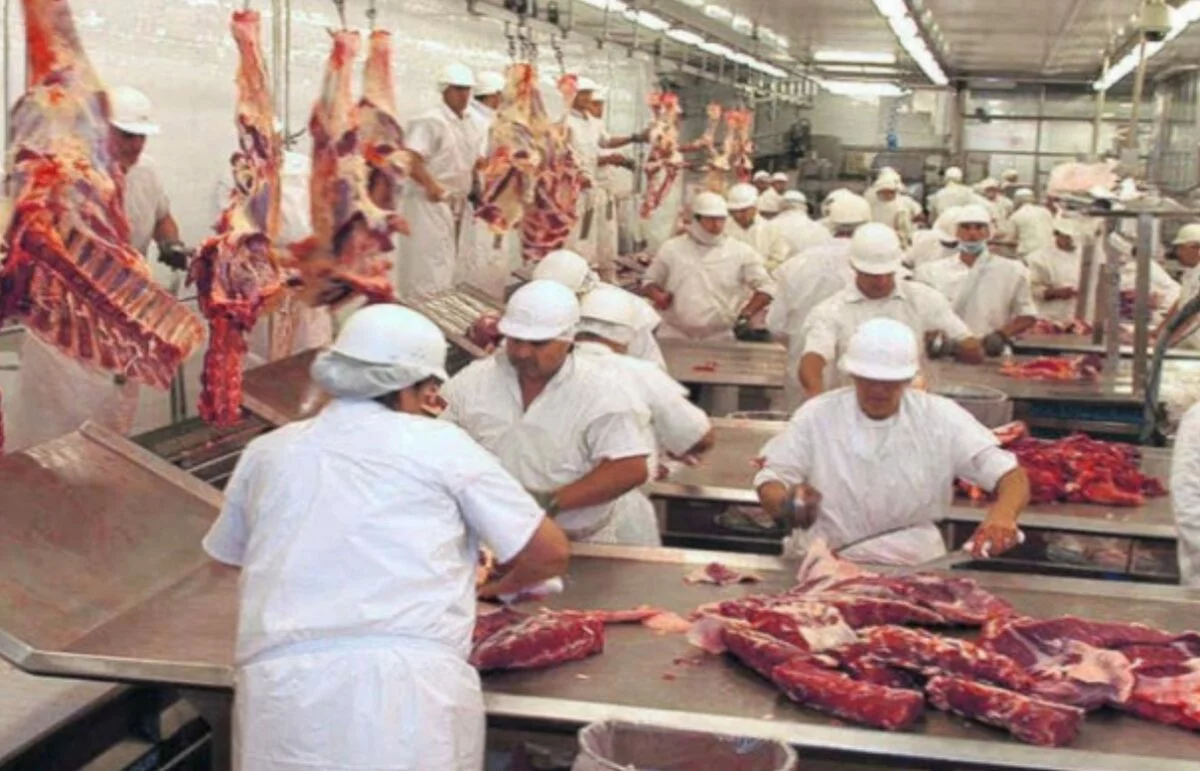 El  29 de abril del 2022 EE. UU. levantó la veda al país para exportar tras más de 20 años.