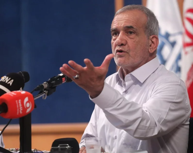 El presidente  iraní, Masud Pezeshkian, condiciona tregua.