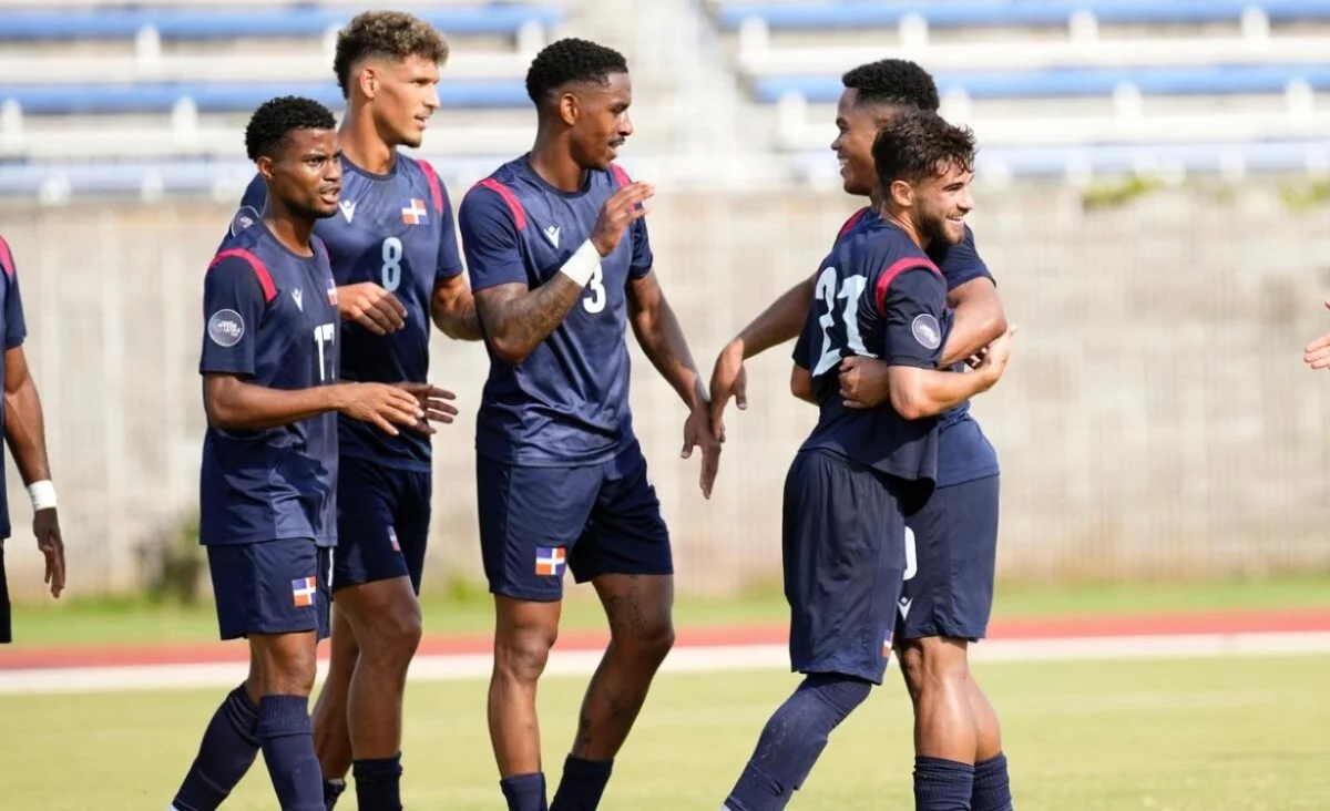 Junior Firpo encabeza el listado de los jugadores convocados por el seleccionador Neveleff.