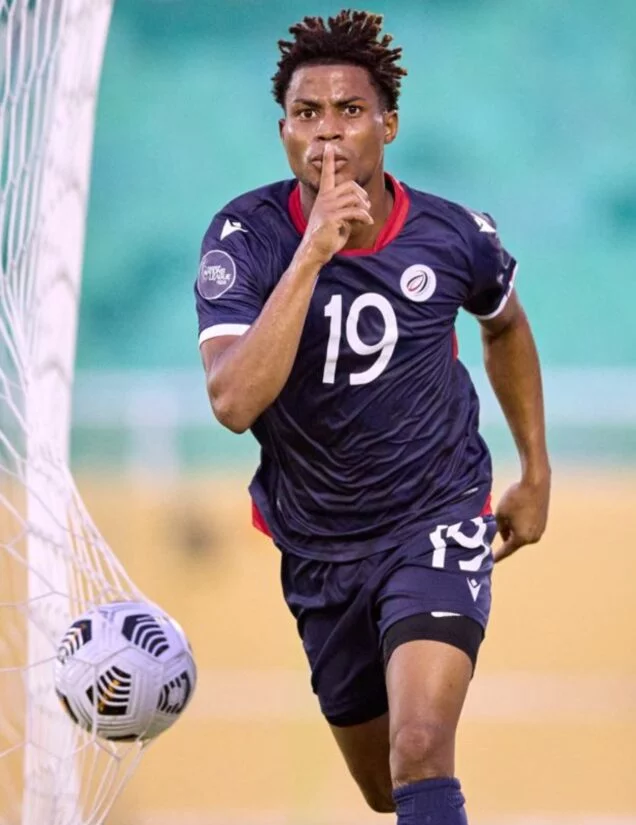 Dorny Romero se ha ganado su lugar a puro pulso dentro de la selección nacional de fútbol.