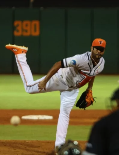 Esmil Rogers maniató por completo a la ofensiva Gigante.