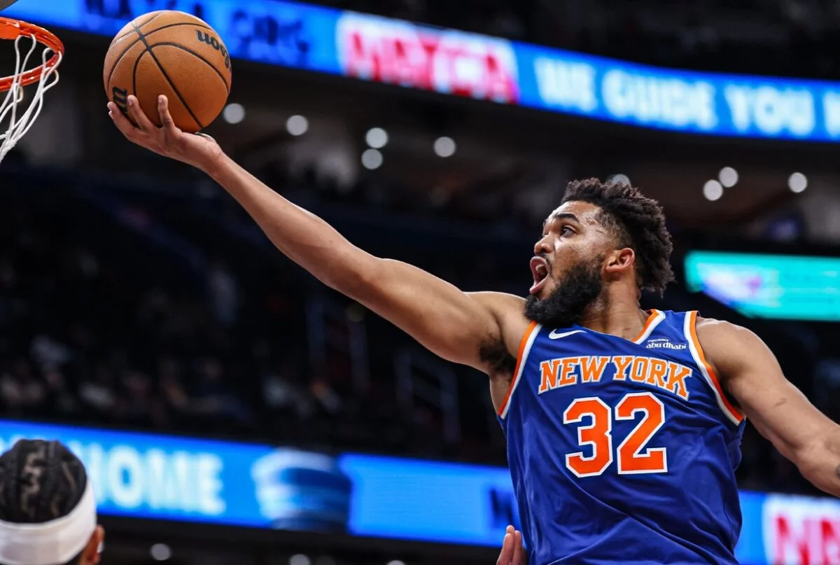 Karl Towns durante su juego la tarde de ayer ante los Hornets de Charlotte.