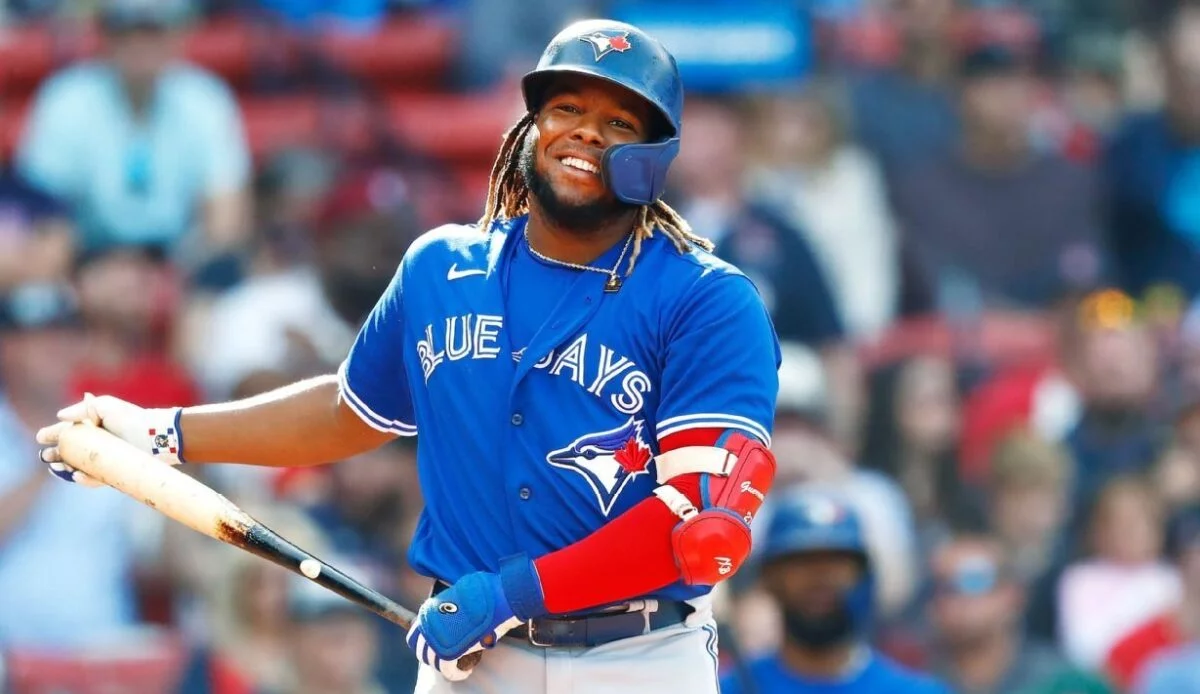 El dominicano Vladimir Guerrero Jr. es la cara de los Azulejos, pero la gerencia no lo valora.