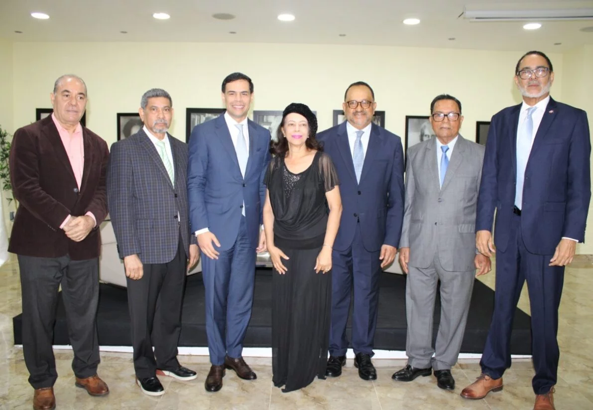 Avelino Stanley, Rafael García Romero, Roberto Ángel Salcedo, Emilia Pereyra, Antoliano Peralta, Rafael Peralta Romero  y Luis R. Santos.