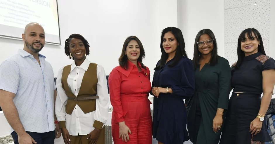 Jorge del Villar, Patricia Sugilio, Mariel Almonte, Ginger Bejarano, Danielis Fermín y Melissa G.
