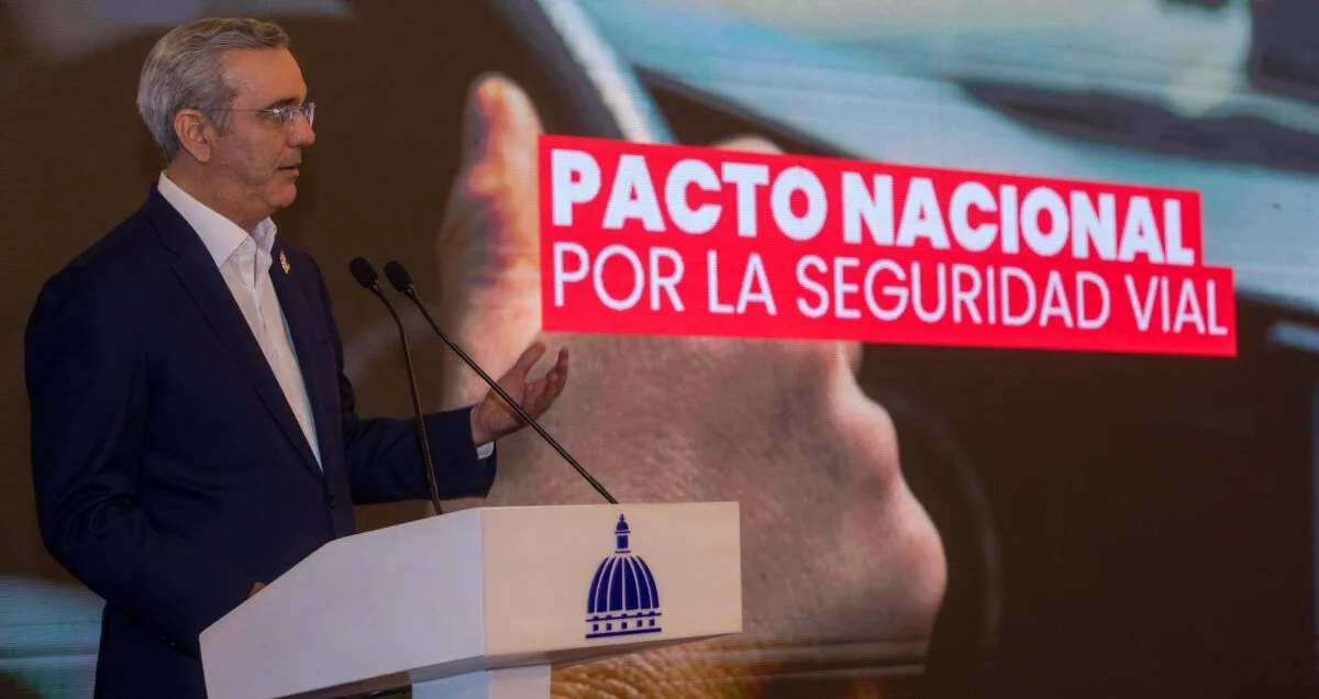 Presidente llamó a todos los sectores a firmar el pacto y unirse a reducir la mortalidad de los accidentes.  fuente externa