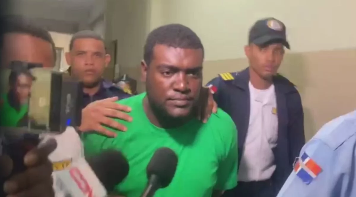 Jueza aplazó para el lunes 2 diciembre conocer la solicitud de medida contra el  profesor Fernando Altagracia Peña Eusebio.
