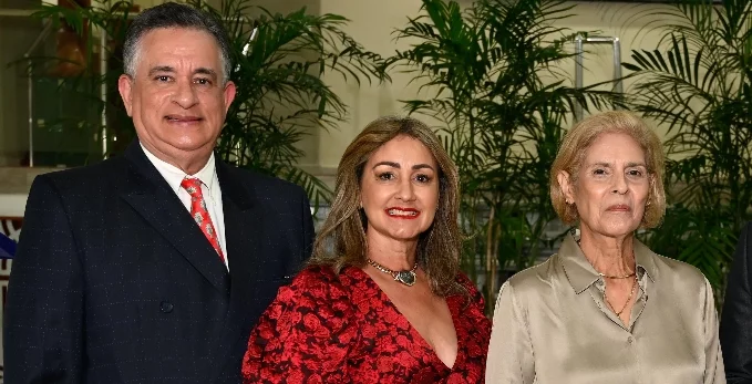 Fernando Báez Guerrero, Nancy Tavárez de Báez e  Ingrid González Rodríguez.