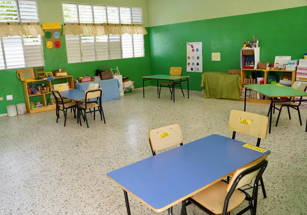 Aula de clases en escuela de República Dominicana
