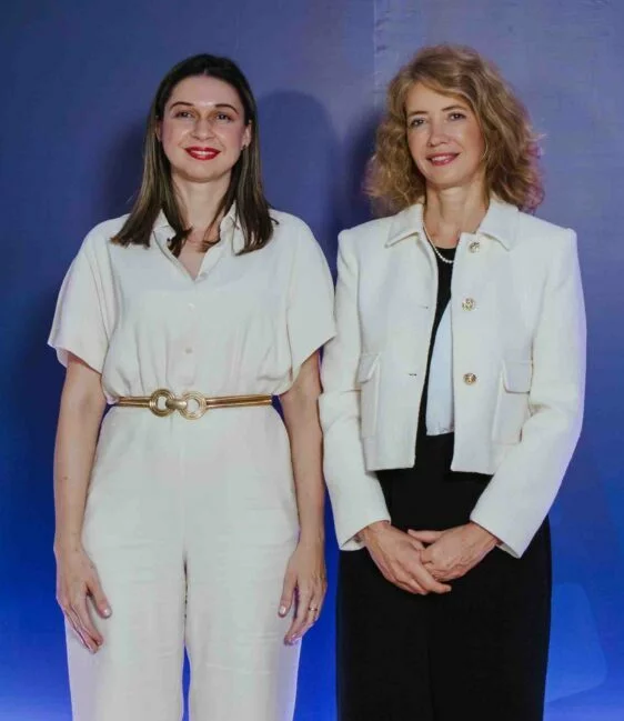 Mariana Vargas y Katja Afheldt.