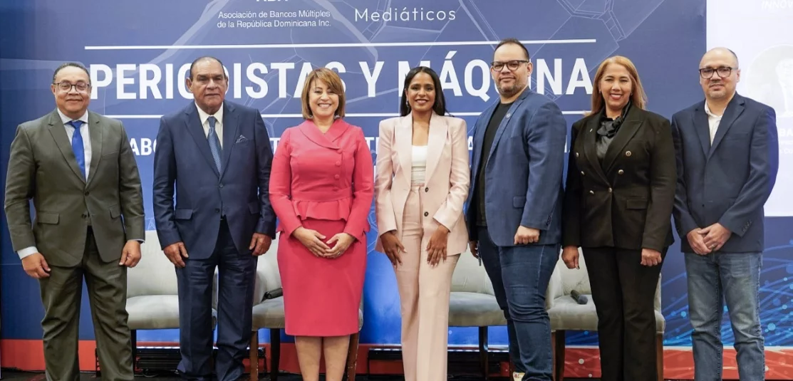 Víctor Bautista, Miguel Franjul, Rosanna Ruiz, Pamela Castillo, Alf Álvarez, Ana Bélgica Gu¨ichardo y Chris Corcino.