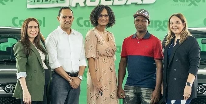 Yessica Valera, Elvis Prado, Arianyi Familia, Agustín Ruiz y Joan Landolf.