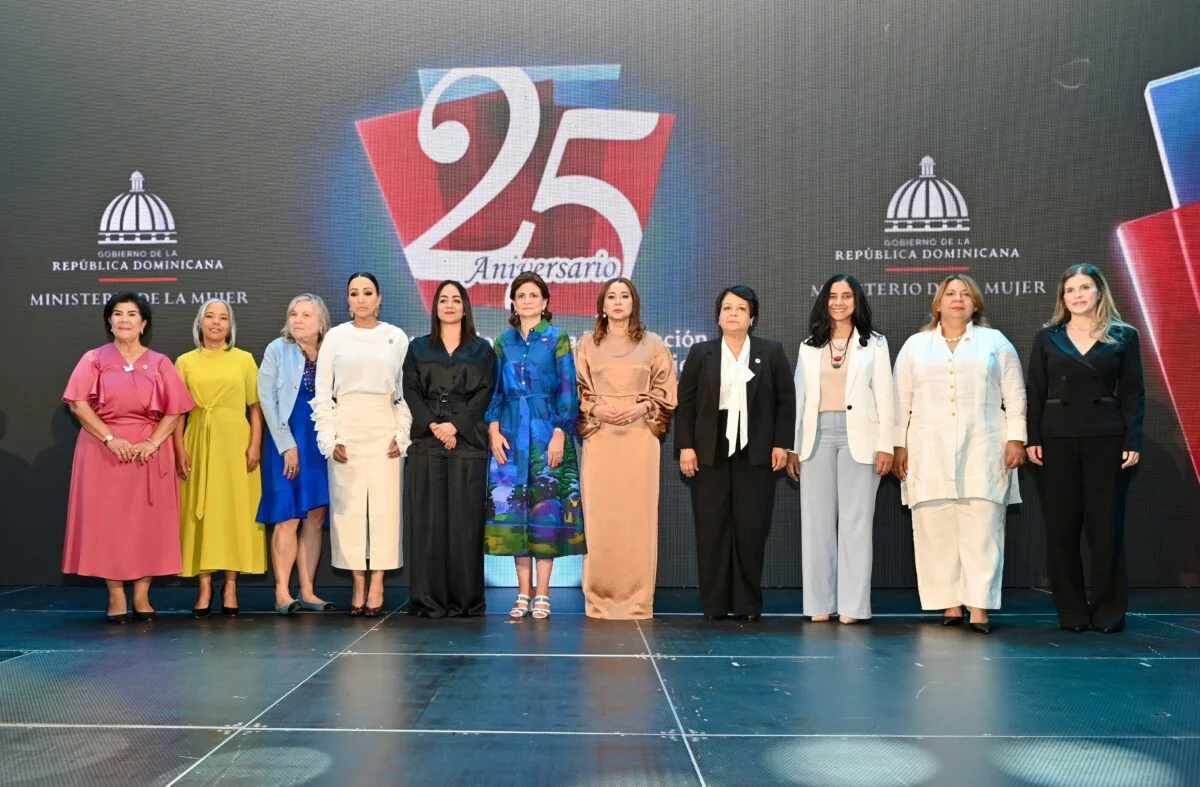 La conmemoración del 25 aniversario del Día Internacional de la Eliminación de la Violencia contra las Mujeres participaron destacadas mujeres de la vida pública. Fuente externa