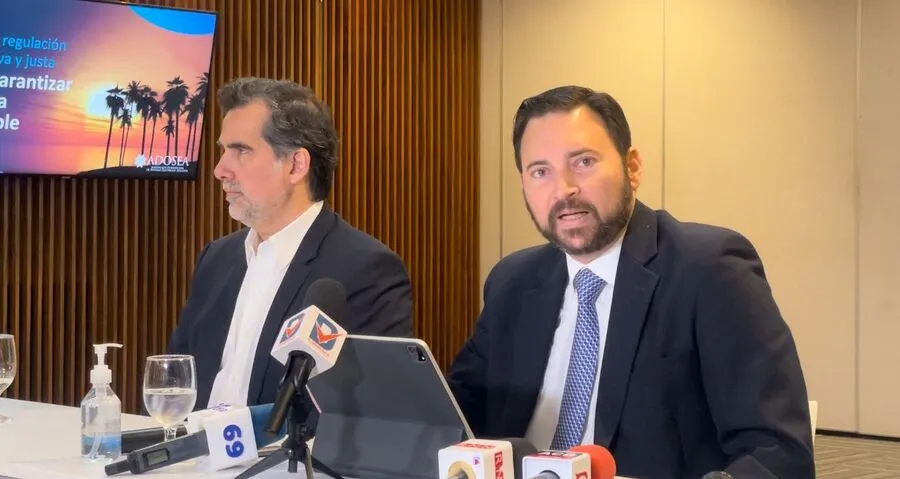Representantes de la Asociación Dominicana de Sistemas Eléctricos Aislados. Fuente externa