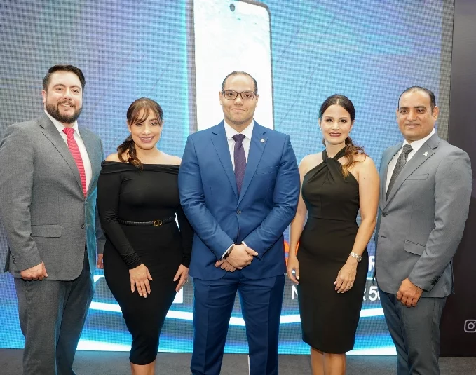 José Yánez, Ana Herrera, Manuel Mueses, Laura Peña y Fernando Sánchez.