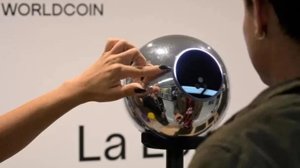 pro-consumidor-suspende-operaciones-de-worldcoin-en-el-pais-focus-0-0-608-342