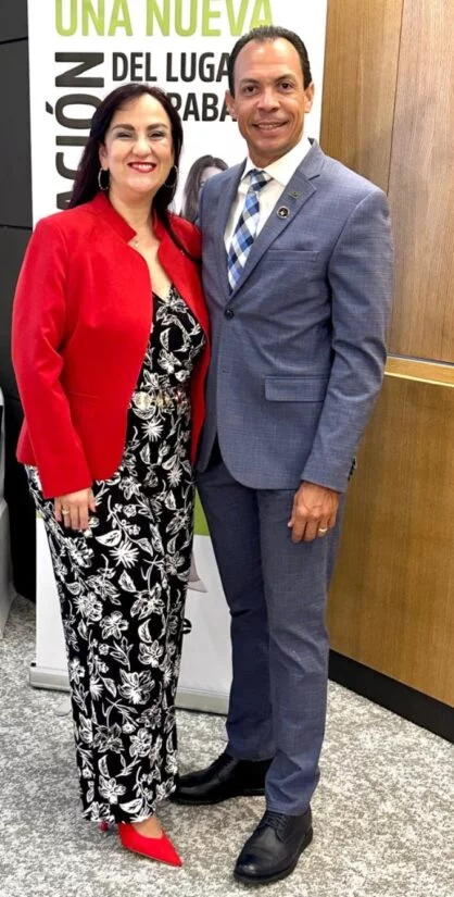 Nury Parra junto al director de Dale Carnegie en el país, César Cordero.