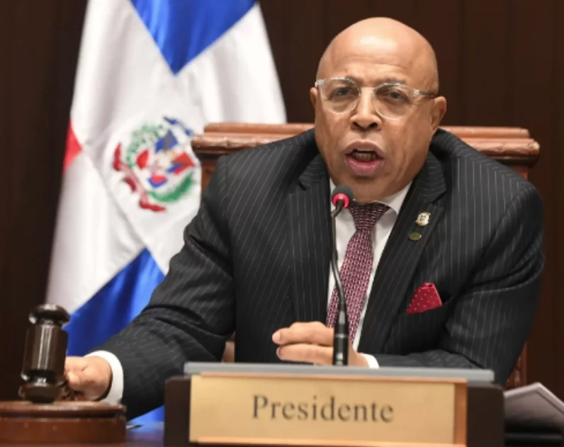 Alfredo Pacheco durante la aprobación del convenio.