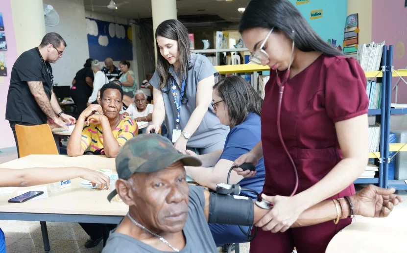 Pacientes atendidos recibieron medicamentos gratuitos.