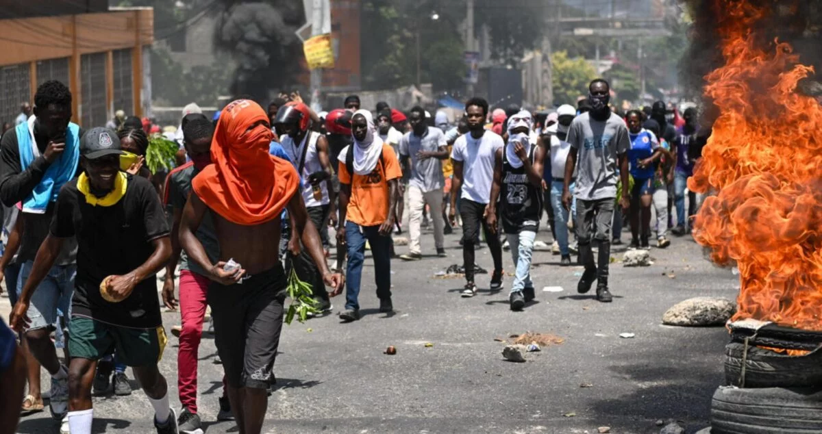 La población haitiana continúa haciendo frente a los actos de violencia generalizados, muy frecuentes en el país caribeño.