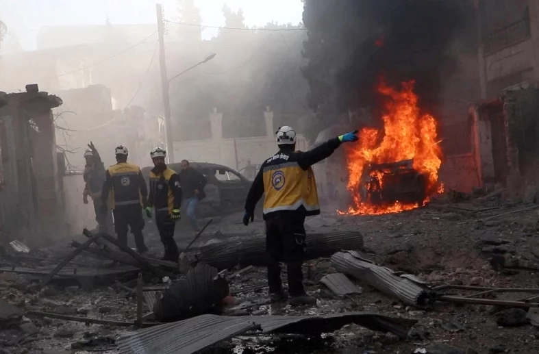 Rebeldes sirios irrumpen en bastiones estratégicos.