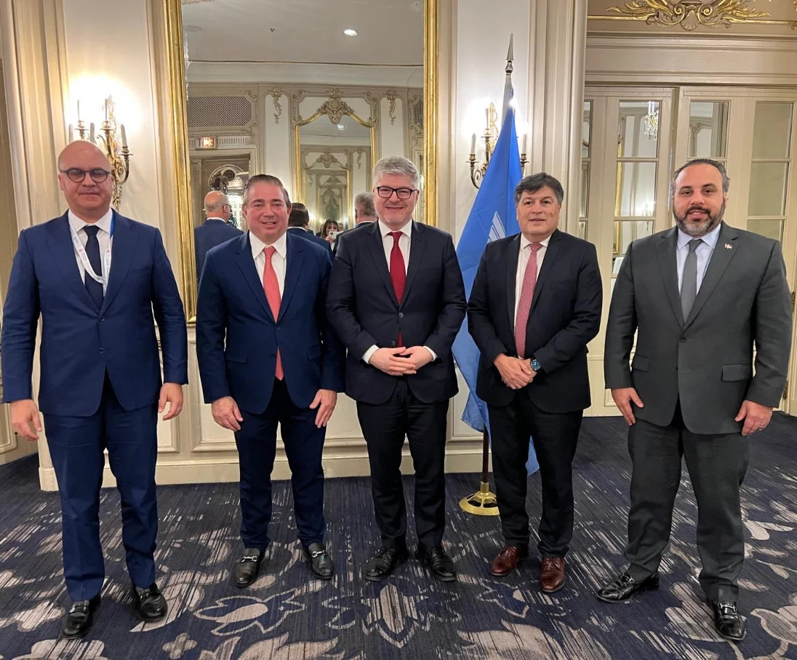 Delegación dominicana integrada por el embajador permanente ante la OACI, Julio Peña Guzmán, Héctor Porcella e Igor Rodríguez Durán.