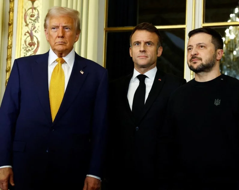 Los presidentes Donald Trump. Macron y Zelenski.