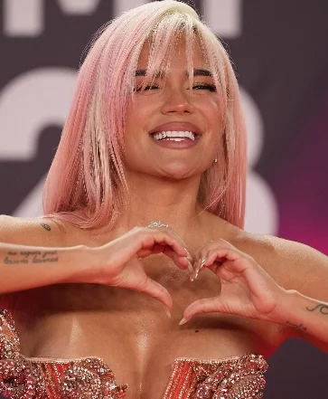 Karol G emocionada por el documental.