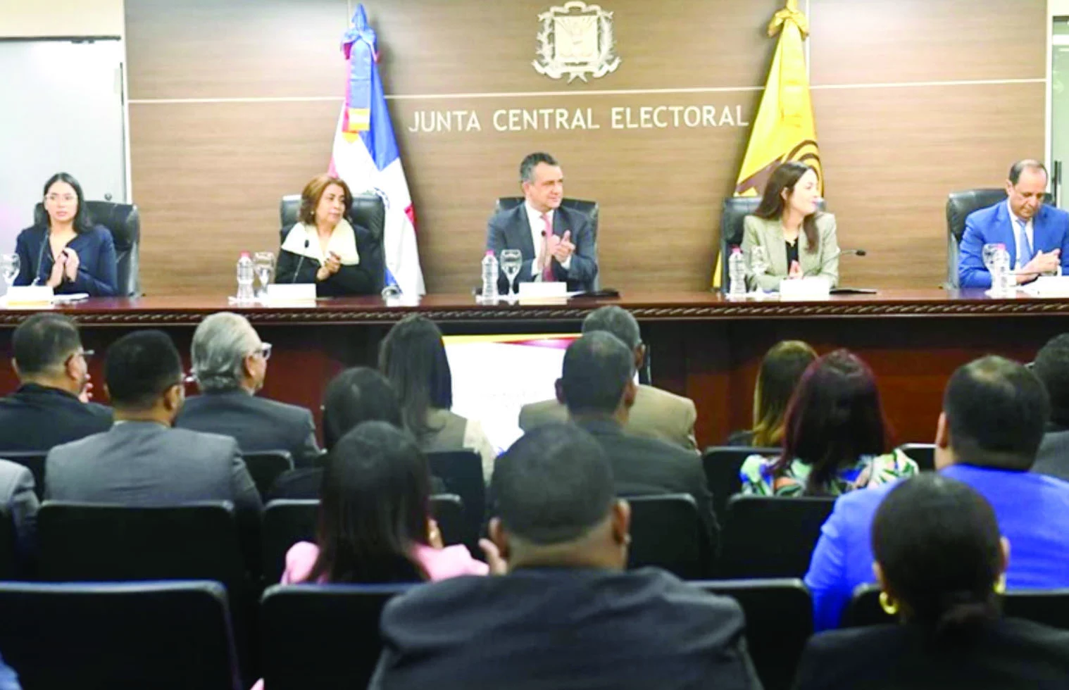 Los partidos contemplan recurrir a la JCE para de manera administrativa, reglamentar las candidaturas independientes.