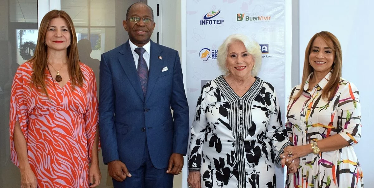 Luisa Féliz, Carlos Peguero,  Silvia Henríquez de Pou y Angie Lendor.