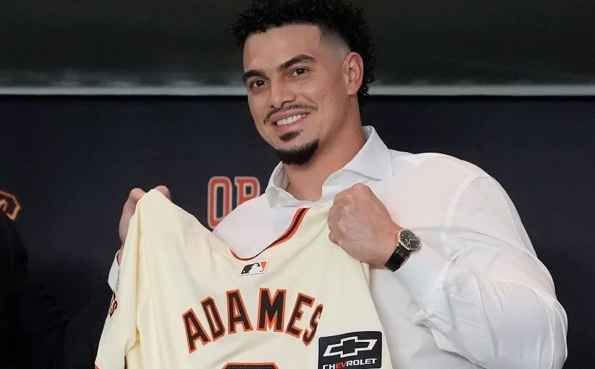 Willy Adames prometió hará llamada a Corbin Burnes. ap