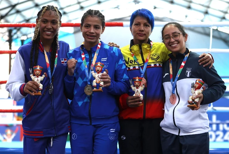 Equipo criollo de  kickboxing  brilló en   juegos.    fuente  externa