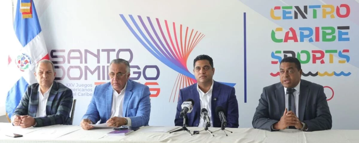 Desde la izquierda, Garibaldy Bautista, Luis Mejía Oviedo, Kelvin Cruz y José P. Monegro.  fuente externa