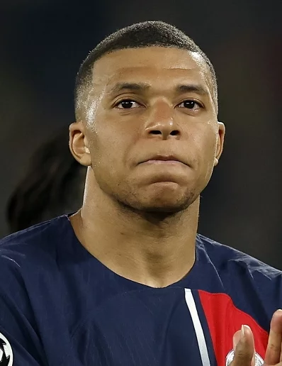 Kylian Mbappé  no recibirá 55 millones euros del PSG. AP