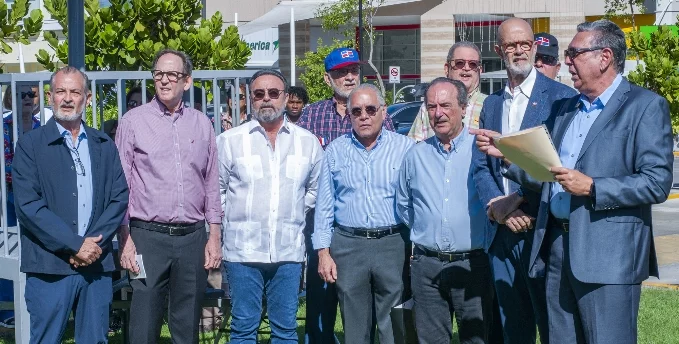 Danilo Ginebra, Orlando Prieto, Pedro Raful, Matos Berrido, Martínez Prota, Fernando García, Roberto Fernández, Rafael Calderón Efres y Luis Marte.