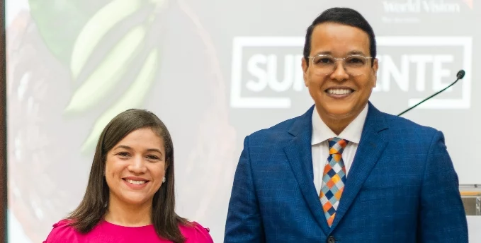 Massiel Álvarez y Elías Dinzey.
