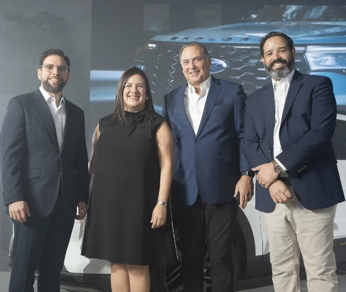 Ignacio Saint-Hilaire, Rosángela Guerra, Fernando Villanueva Sued  y  Joan Abreu.