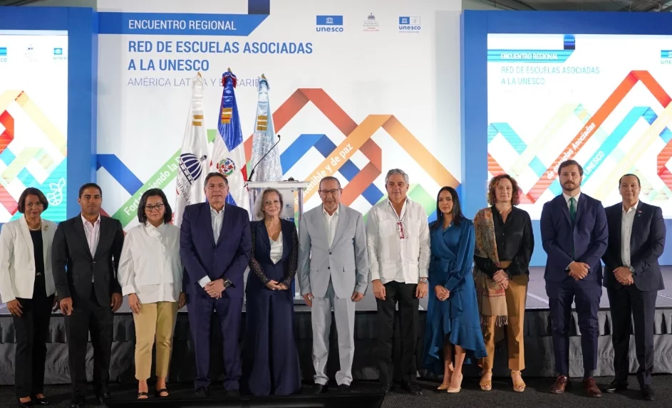 Representantes de las entidades participantes.