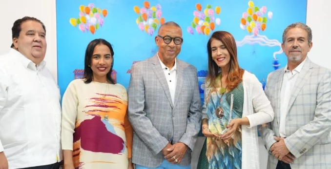 Rainier Sebelén, Lilian Carrasco, Francisco Sánchez, Gina Rodríguez y Juan Julio Bodden.
