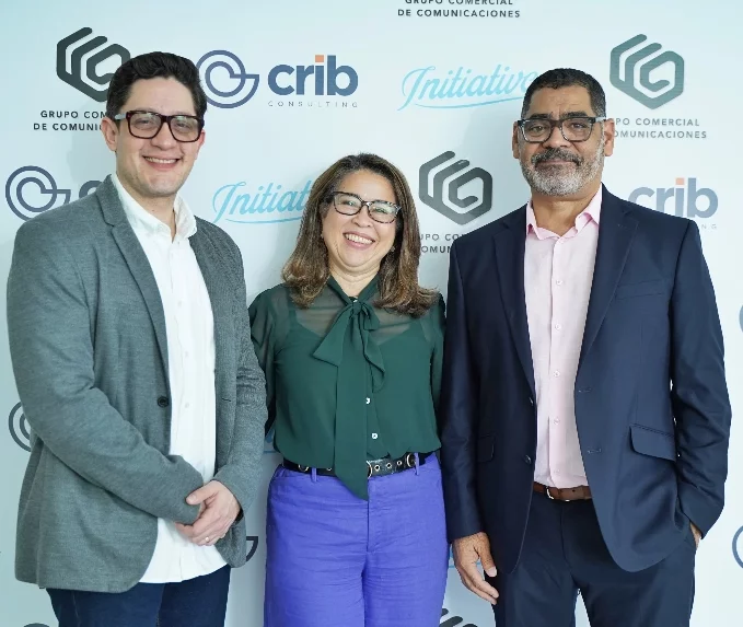 Orlando Álvarez, Zobeida Nin y Percy García.