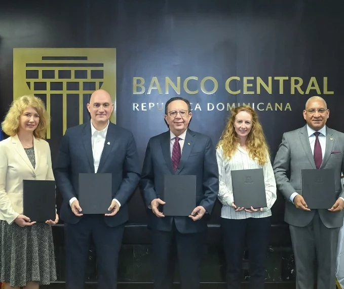 Ejecutivos de ambas entidades.
